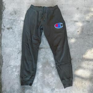 Champion Cuffed Sweatpants – Men’s Large